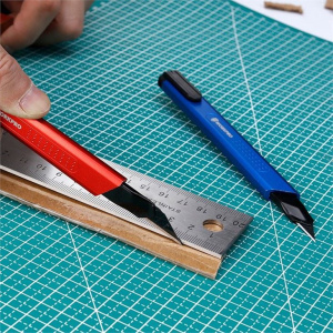 Нож WORKPRO WP212012, для графических работ с отламывающимися лезвиями 30°, 9мм